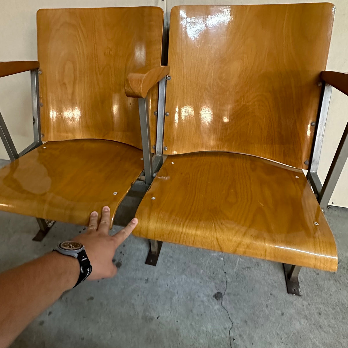 Coppia Poltrone Sedie Legno Cinema Vintage