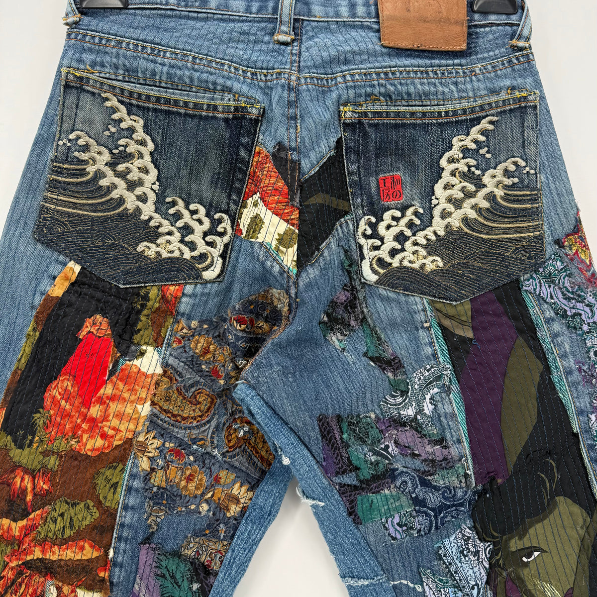 Jeans Evisu Japan vintage rework con ricami a mano e patchwork floreali taglia 32
