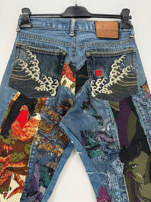 Jeans Evisu Japan vintage rework con ricami a mano e patchwork floreali taglia 32