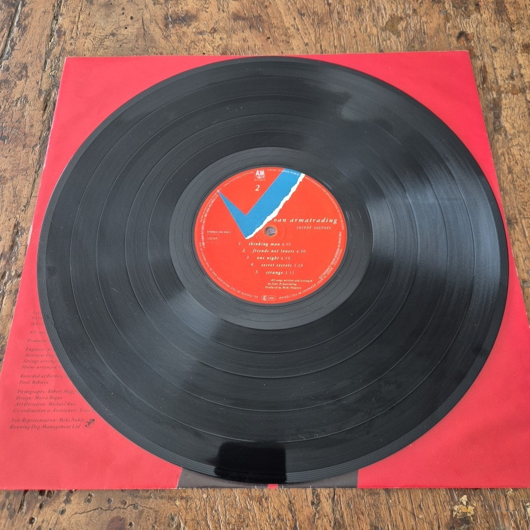 LP Oan Armatrading - Secret Secrets Stereo 395 040-1 Musica Rock Pop Vinile