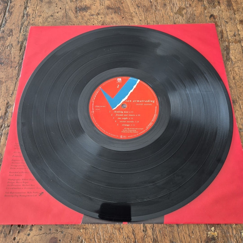 LP Oan Armatrading - Secret Secrets Stereo 395 040-1 Musica Rock Pop Vinile