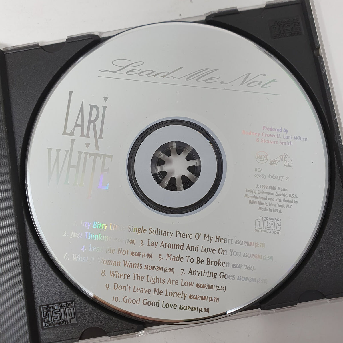 CD Lari White – Lead Me Not RCA – 07863 66117-2