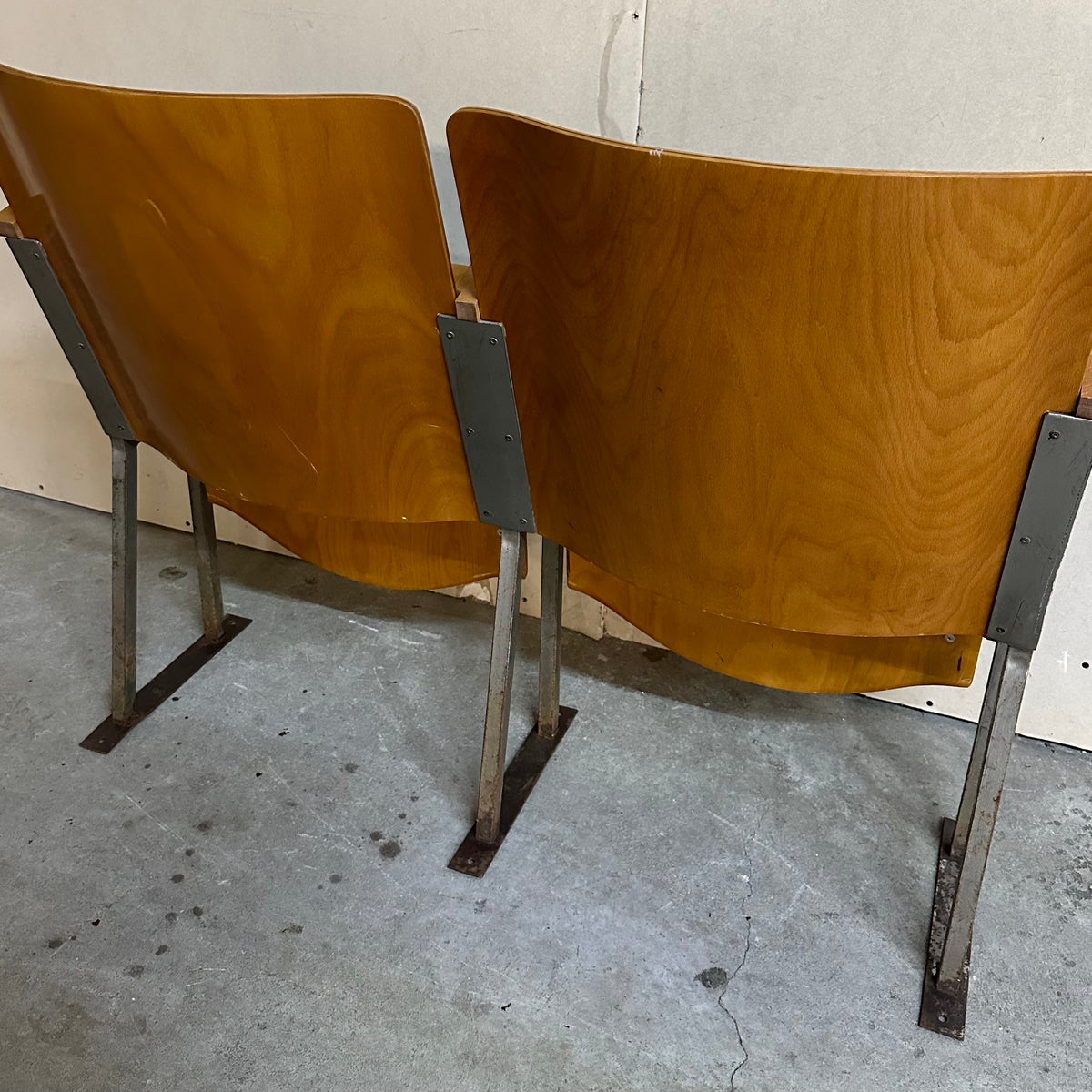 Coppia Poltrone Sedie Legno Cinema Vintage