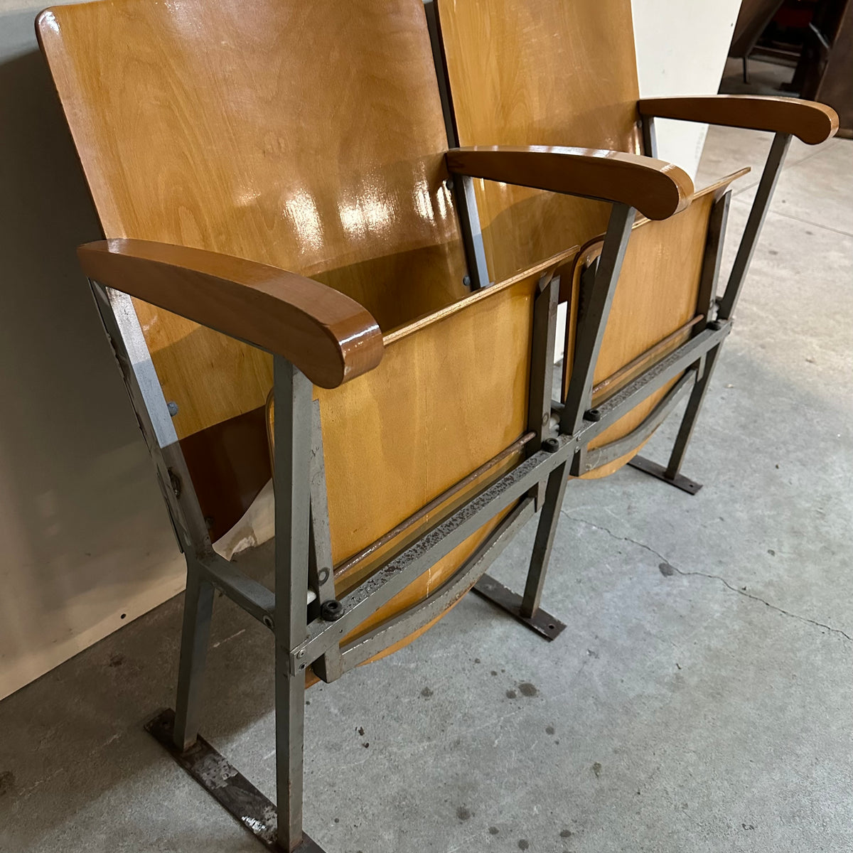 Coppia Poltrone Sedie Legno Cinema Vintage