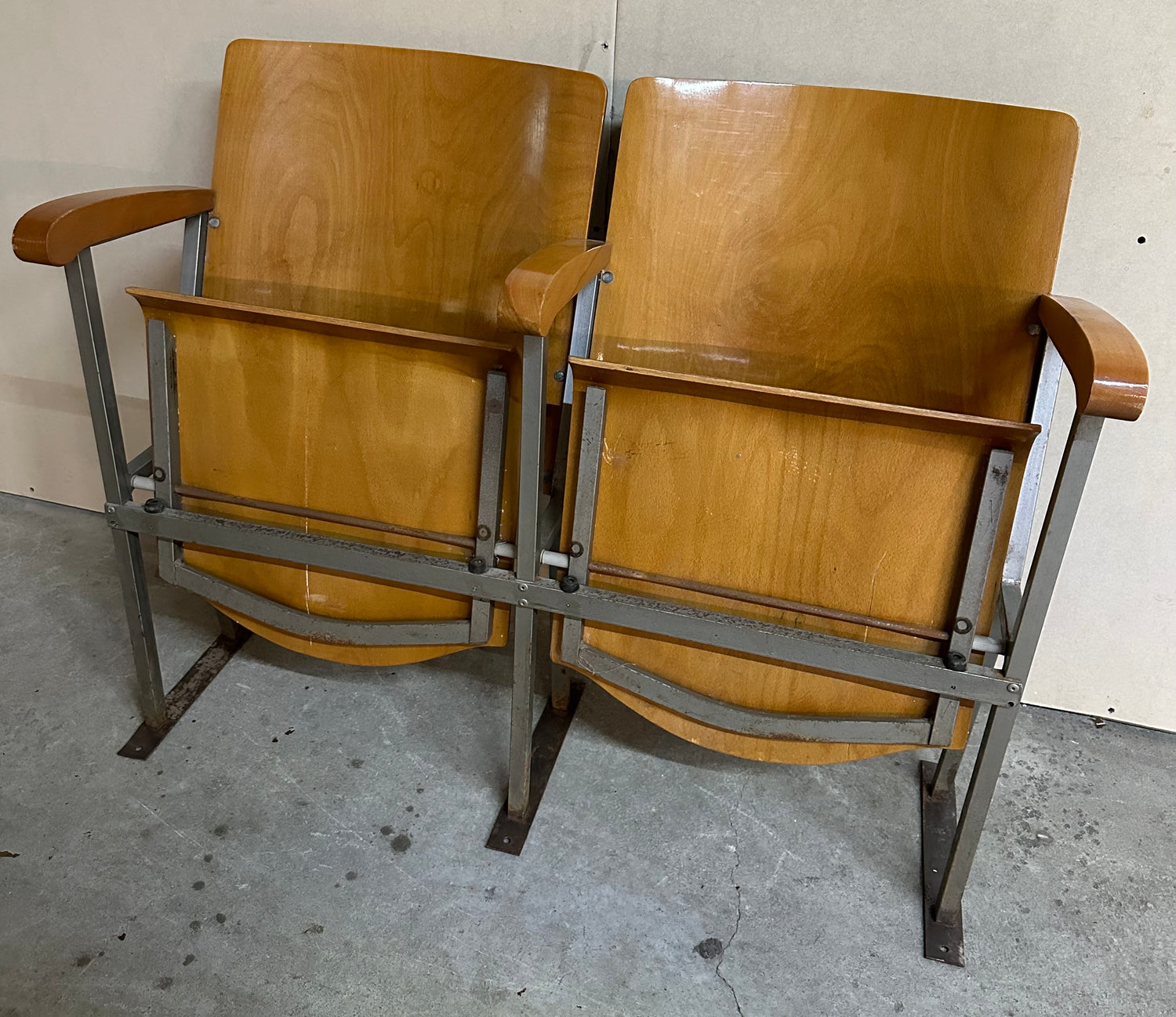 Coppia Poltrone Sedie Legno Cinema Vintage
