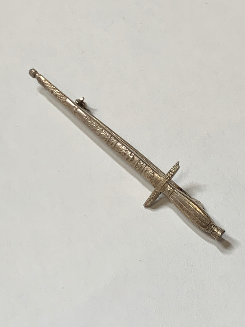 Spilla a forma di spada argento 800