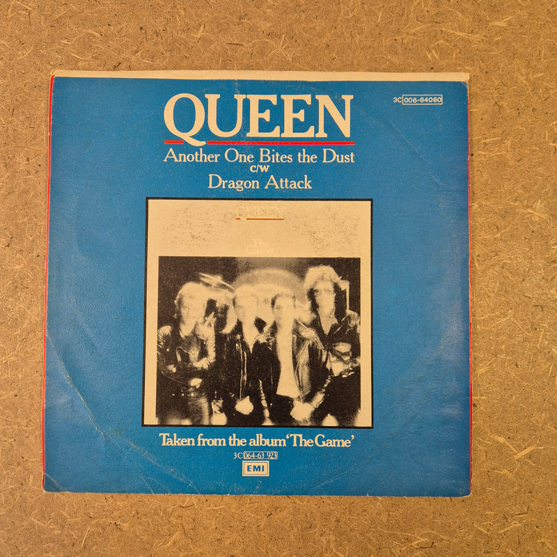 45 giri Queen - Another One Bites the Dust / Dragon attack